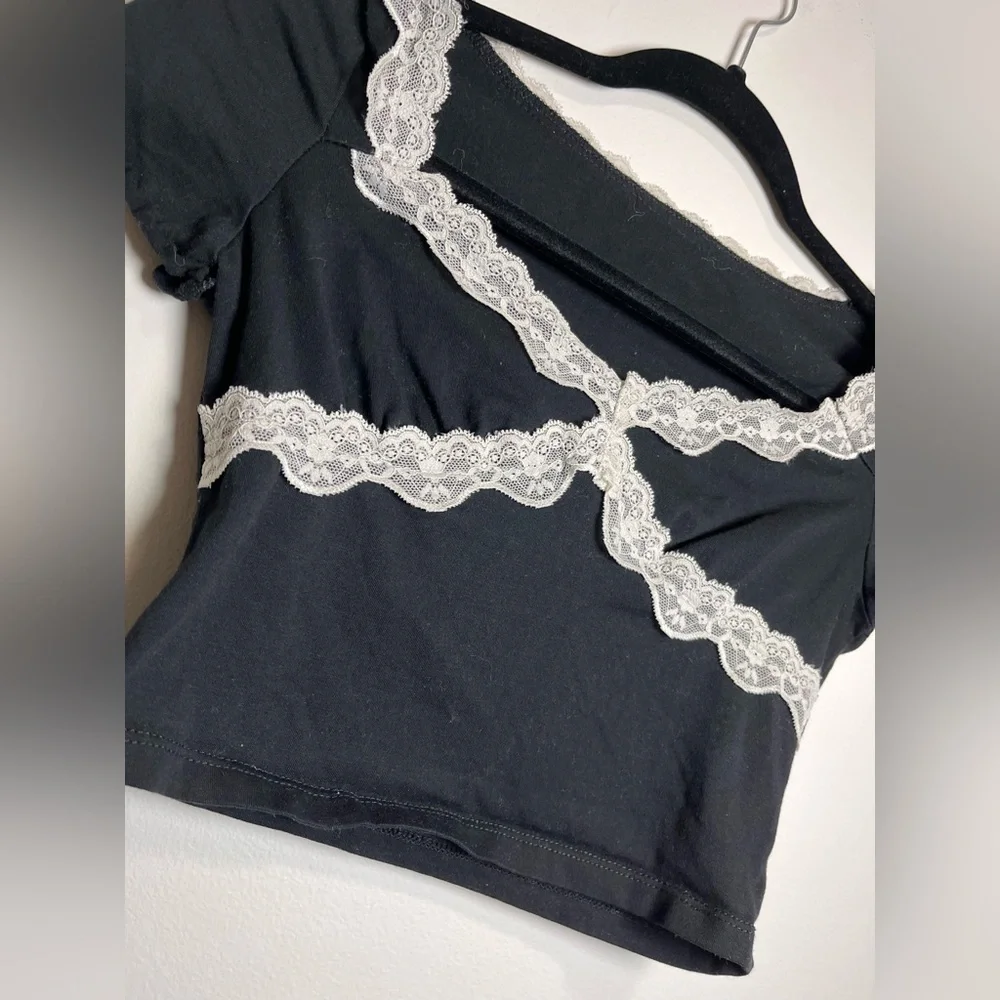 Scoop Neck Little Black Lace Trim Crop Too Tee Women’s T-Shirt Sz XS Vintage EUC - Picture 3 of 7